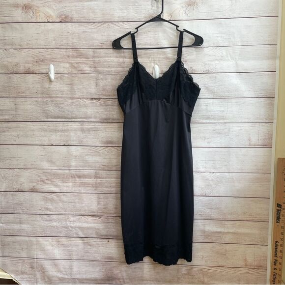 VINTAGE PINEHURST LINGERIE FULL SLIP IN BLACK - Picture 1 of 7